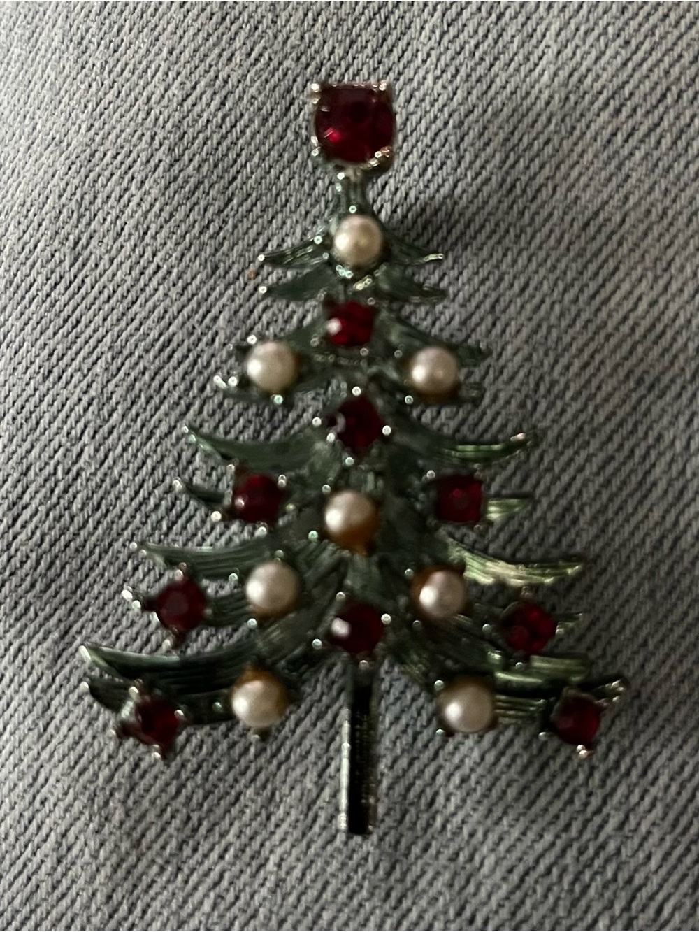 Classic Vintage festive Red and Green Christmas Tree Brooch with Pearls